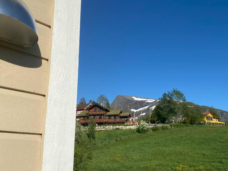 Aure Minihus Med Drommeutsikt Til Sunnmorsalpeneアパートメント エクステリア 写真