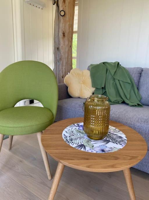 Aure Minihus Med Drommeutsikt Til Sunnmorsalpeneアパートメント エクステリア 写真